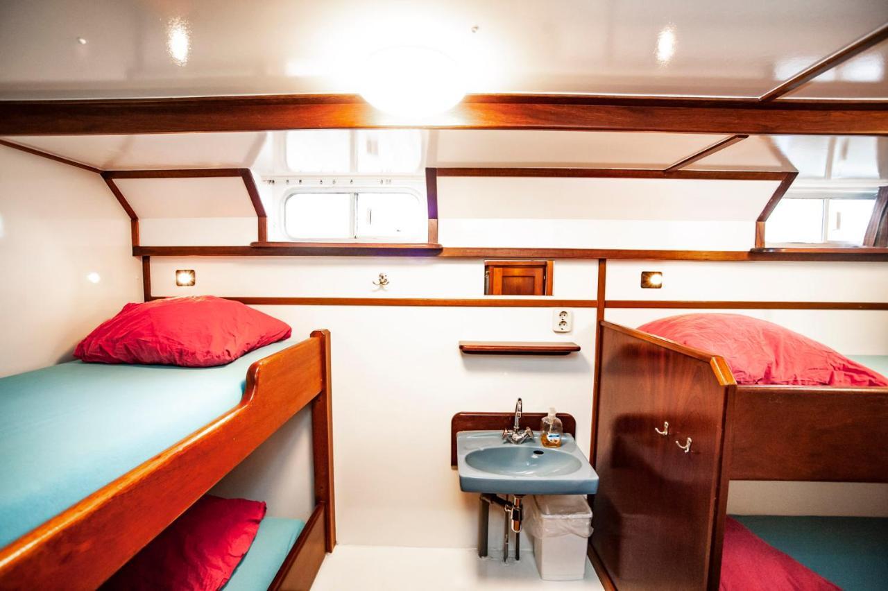 Amsterdam Hotelboat ภายนอก รูปภาพ